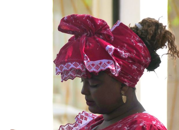 p1280377-4-salvador_comp