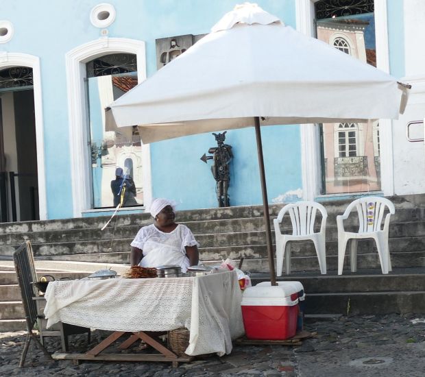 p1280383-2-salvador_comp