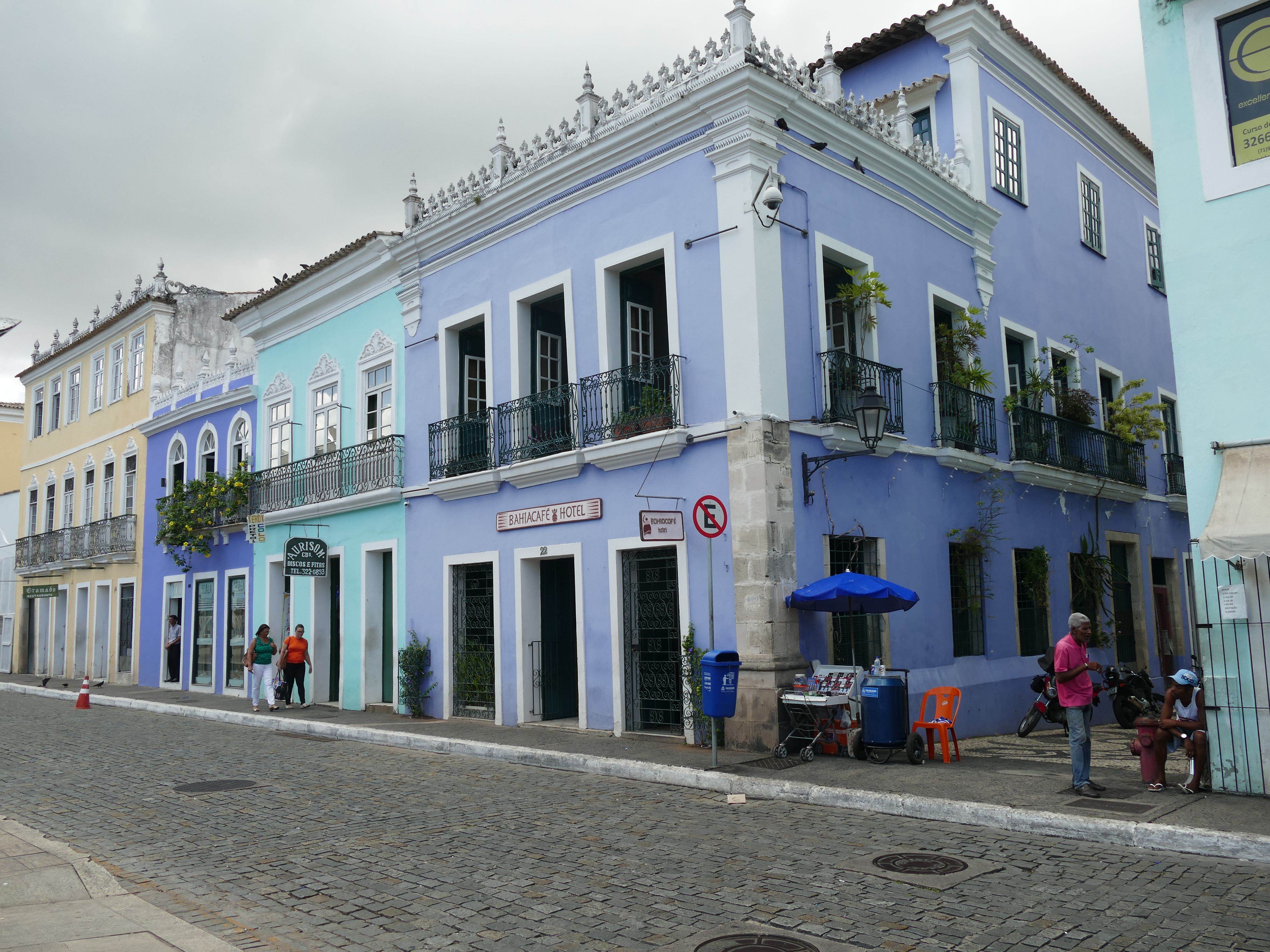 p1280417-salvador_comp