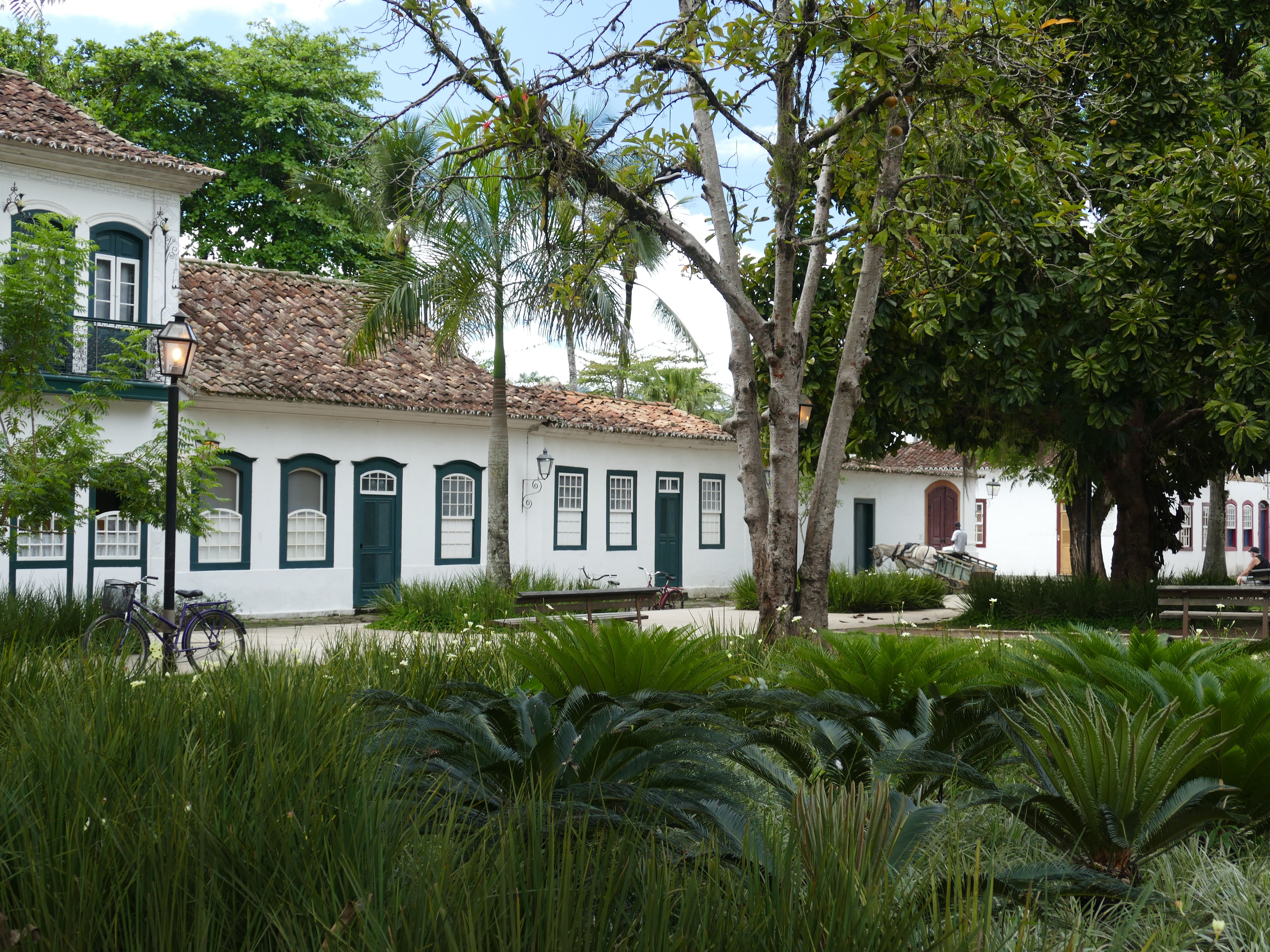 p1280831-parati_comp