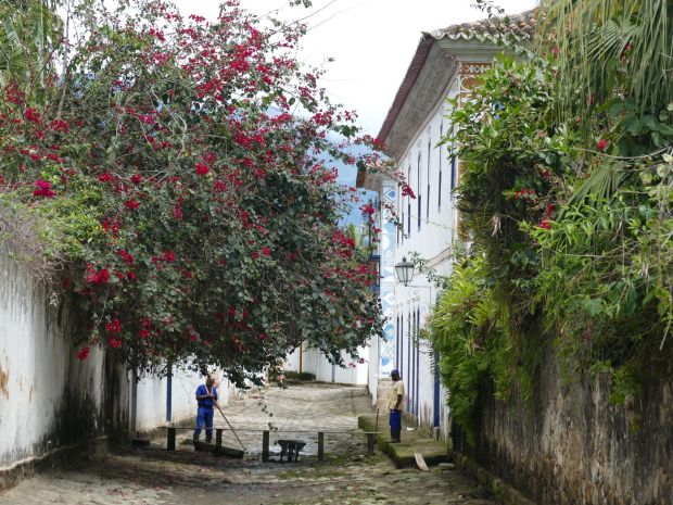 p1280868-parati_comp